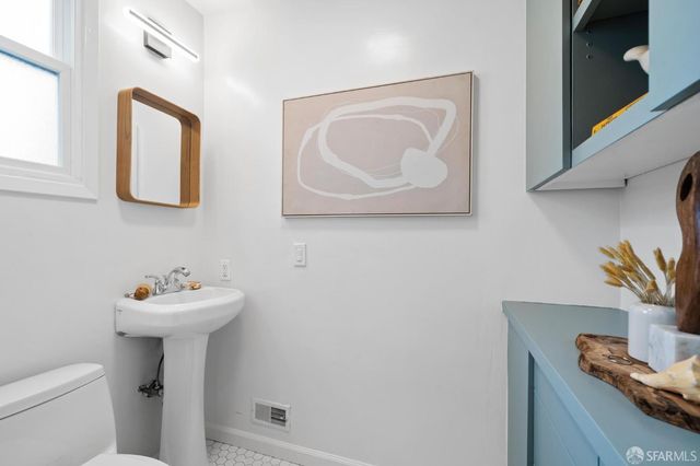 585 Crestlake Drive, San Francisco, CA 94132