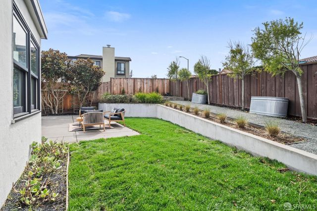 585 Crestlake Drive, San Francisco, CA 94132