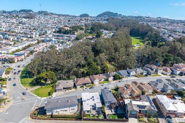 585 Crestlake Drive, San Francisco, CA 94132