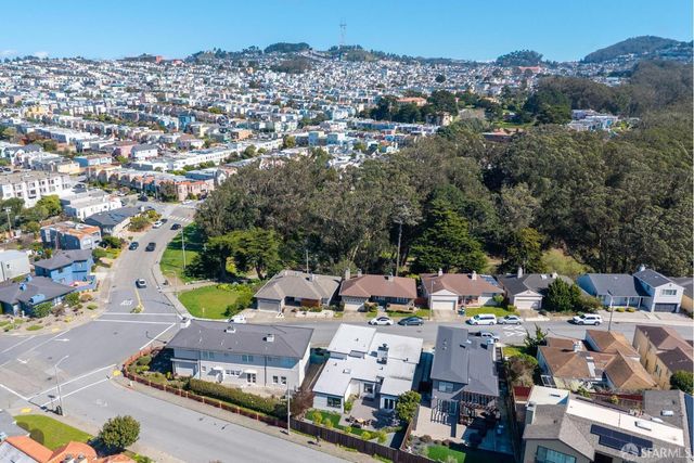 585 Crestlake Drive, San Francisco, CA 94132