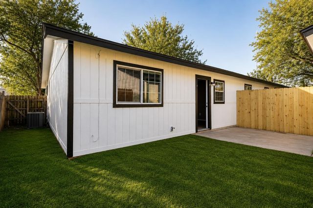4900 E Stassney LN, Austin, TX 78744