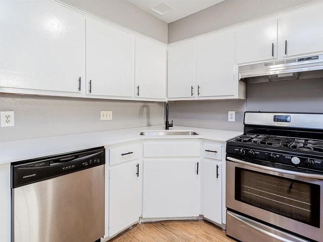 4900 E Stassney LN, Austin, TX 78744