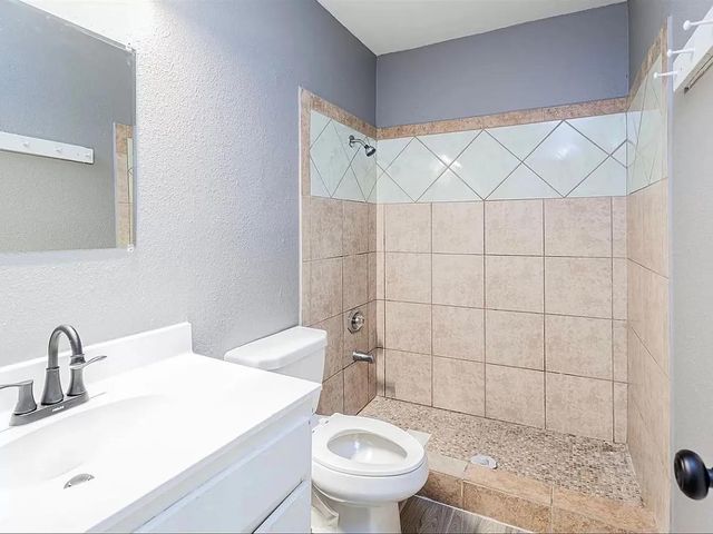 4900 E Stassney LN, Austin, TX 78744