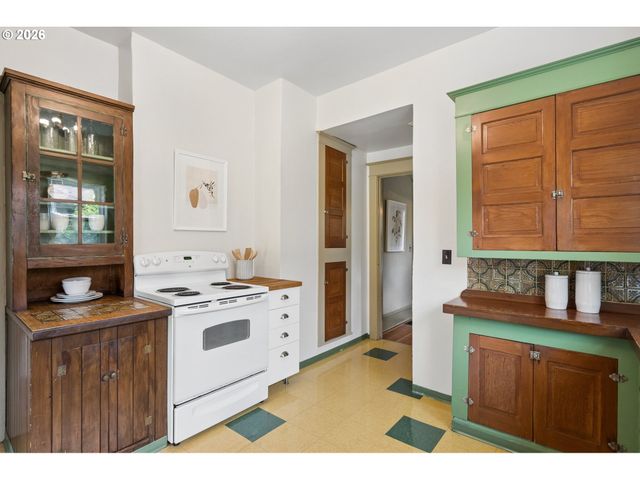 1547 Se 32ND Ave, Portland, OR 97214