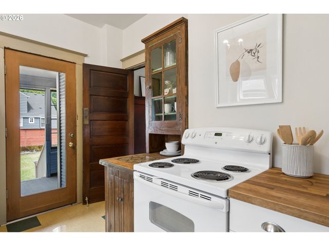 1547 Se 32ND Ave, Portland, OR 97214