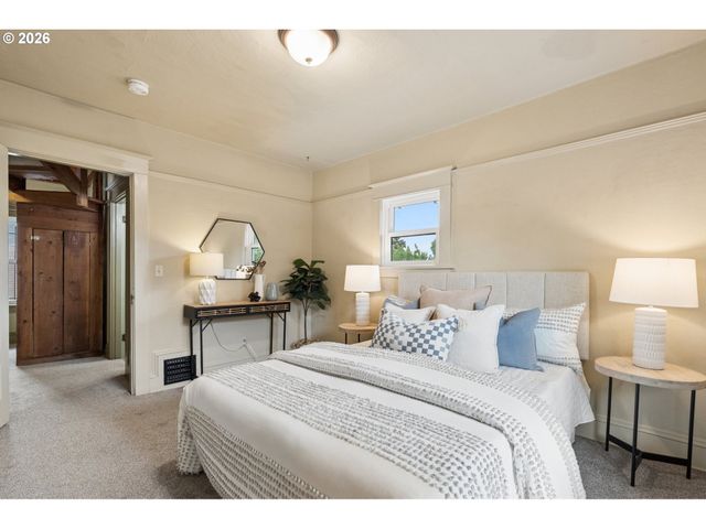 1547 Se 32ND Ave, Portland, OR 97214