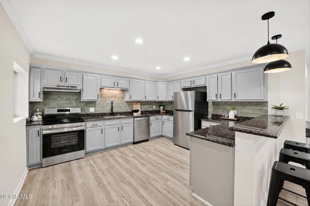 117 N Goodrich Street, Oregon, OH 43616