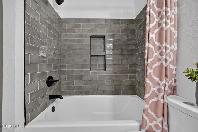 117 N Goodrich Street, Oregon, OH 43616