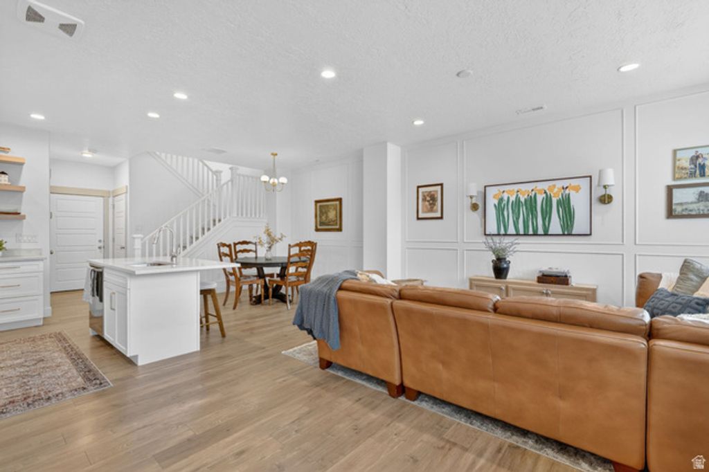 5143 W SPLIT ROCK DR, South Jordan, UT 84009