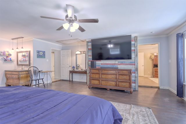 914 S Avenue N, Clifton, TX 76634