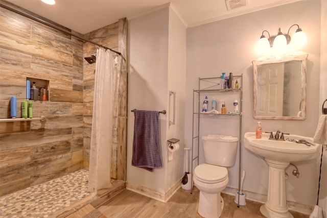 914 S Avenue N, Clifton, TX 76634