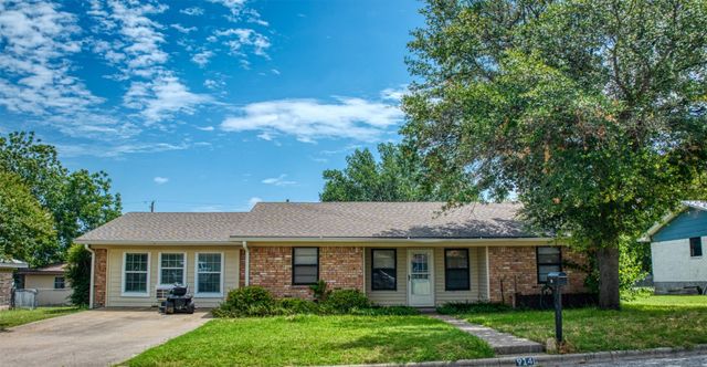 914 S Avenue N, Clifton, TX 76634