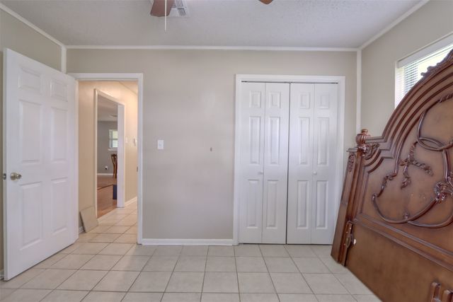 914 S Avenue N, Clifton, TX 76634