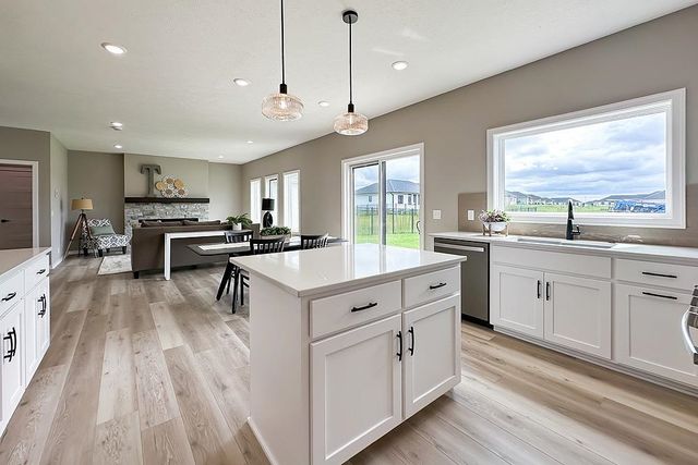 5501 Kestrel Parkway, Elkhorn, NE 68022