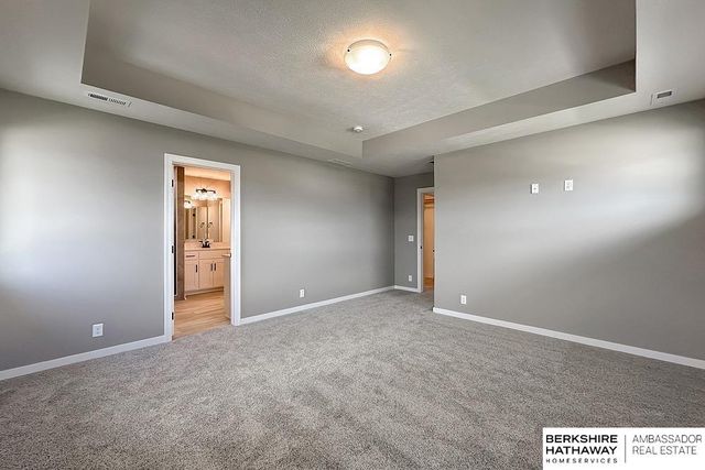 5501 Kestrel Parkway, Elkhorn, NE 68022