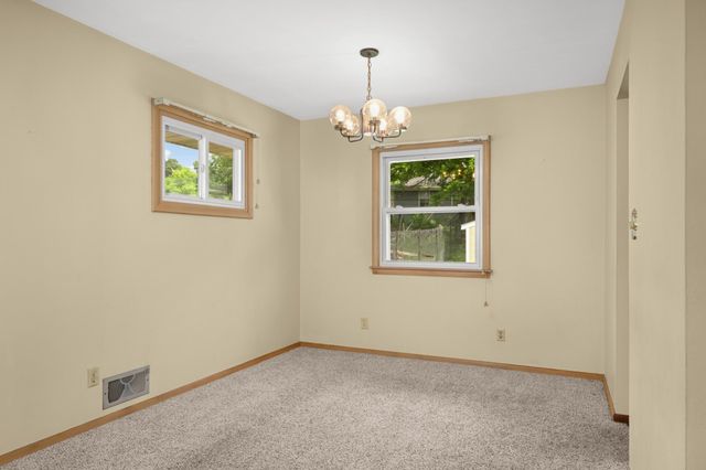 1218 Kent Street N, Saint Paul, MN 55117