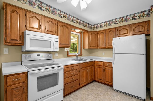 1218 Kent Street N, Saint Paul, MN 55117