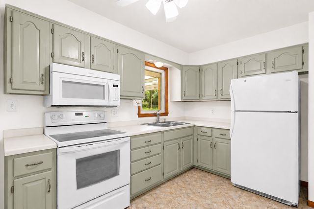 1218 Kent Street N, Saint Paul, MN 55117
