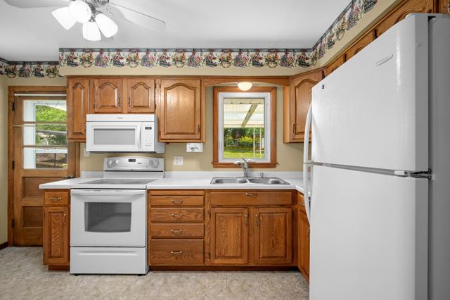 1218 Kent Street N, Saint Paul, MN 55117