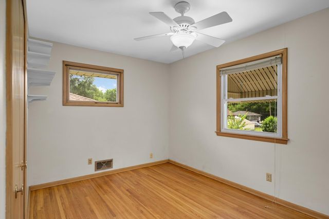 1218 Kent Street N, Saint Paul, MN 55117