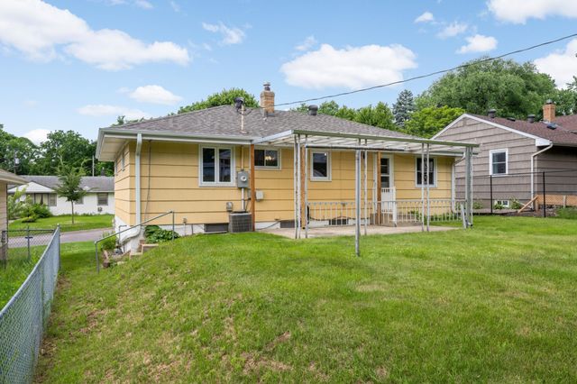 1218 Kent Street N, Saint Paul, MN 55117