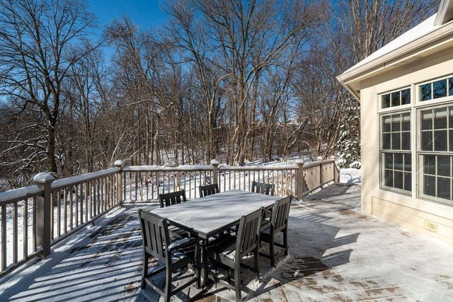 631 Stepping Stone WAY, Pewaukee, WI 53072