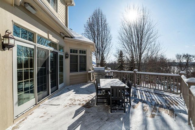 631 Stepping Stone WAY, Pewaukee, WI 53072