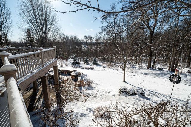 631 Stepping Stone WAY, Pewaukee, WI 53072