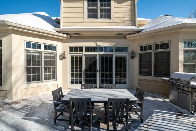 631 Stepping Stone WAY, Pewaukee, WI 53072