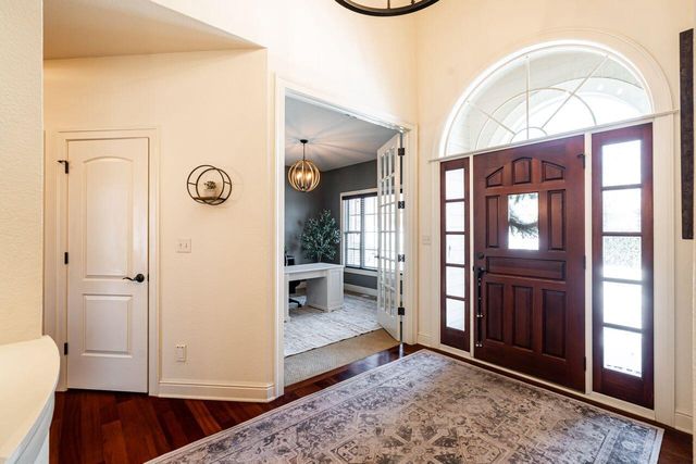 631 Stepping Stone WAY, Pewaukee, WI 53072