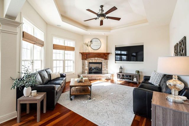 631 Stepping Stone WAY, Pewaukee, WI 53072