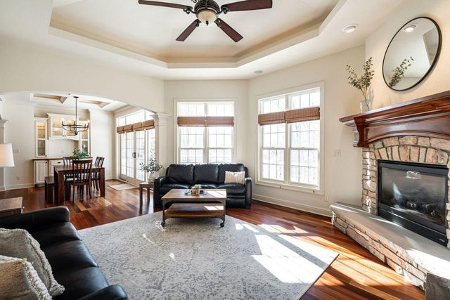 631 Stepping Stone WAY, Pewaukee, WI 53072