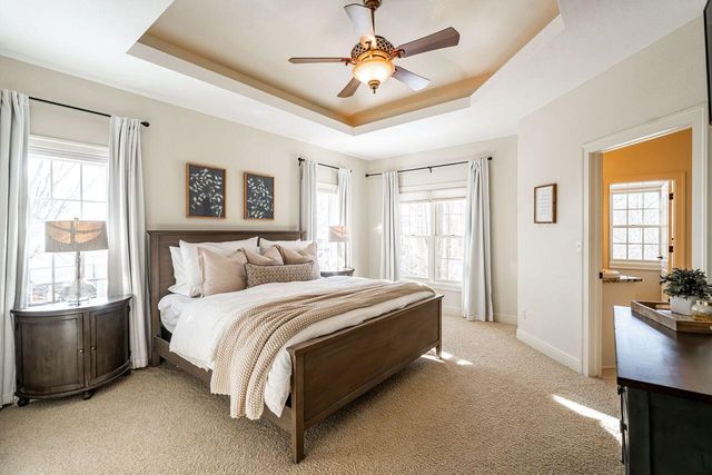 631 Stepping Stone WAY, Pewaukee, WI 53072