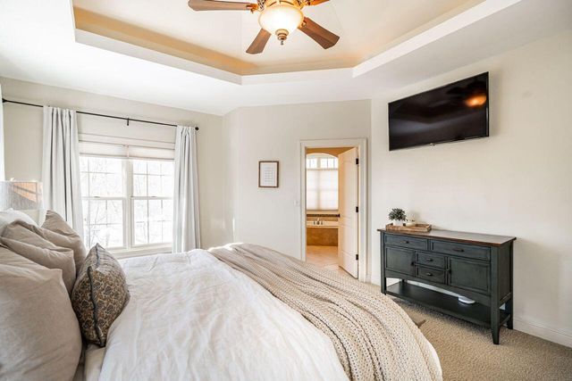 631 Stepping Stone WAY, Pewaukee, WI 53072