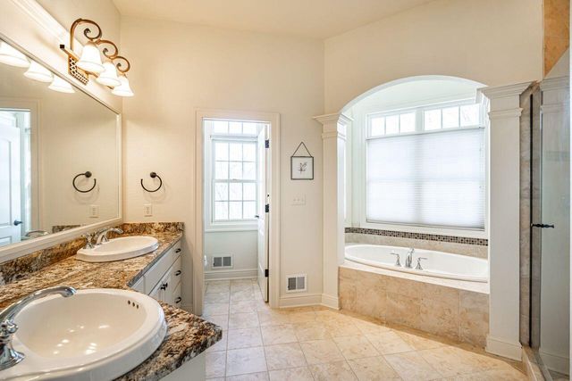 631 Stepping Stone WAY, Pewaukee, WI 53072