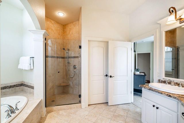 631 Stepping Stone WAY, Pewaukee, WI 53072