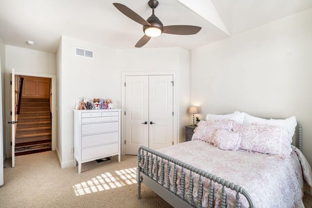 631 Stepping Stone WAY, Pewaukee, WI 53072