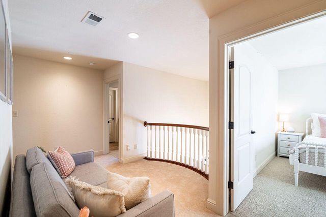 631 Stepping Stone WAY, Pewaukee, WI 53072