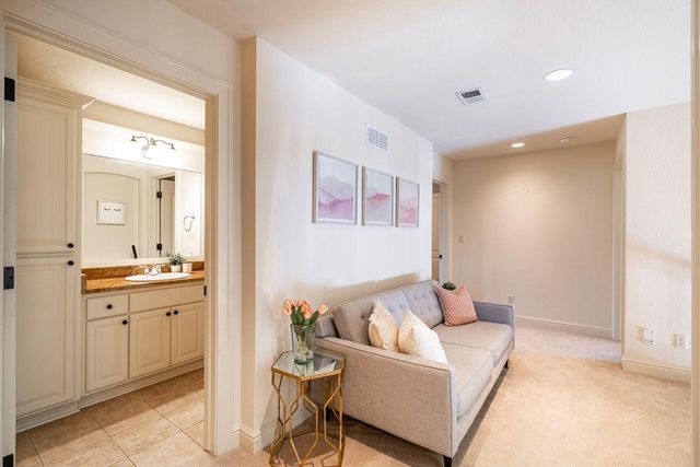 631 Stepping Stone WAY, Pewaukee, WI 53072