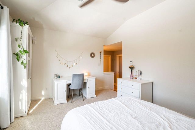 631 Stepping Stone WAY, Pewaukee, WI 53072