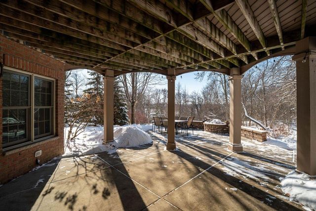 631 Stepping Stone WAY, Pewaukee, WI 53072