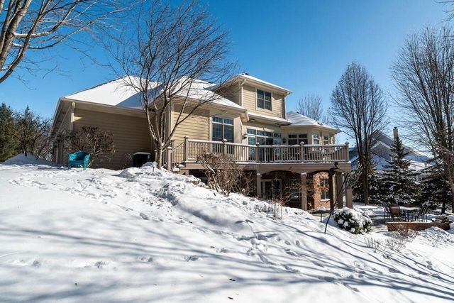 631 Stepping Stone WAY, Pewaukee, WI 53072