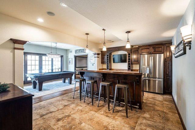 631 Stepping Stone WAY, Pewaukee, WI 53072