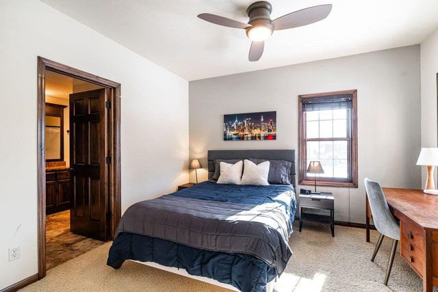 631 Stepping Stone WAY, Pewaukee, WI 53072