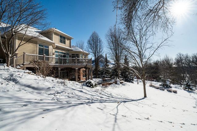 631 Stepping Stone WAY, Pewaukee, WI 53072
