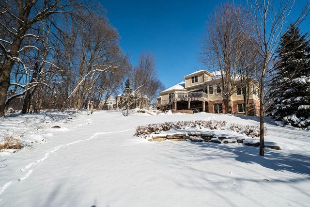 631 Stepping Stone WAY, Pewaukee, WI 53072