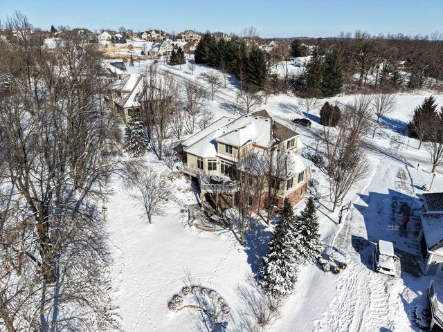 631 Stepping Stone WAY, Pewaukee, WI 53072