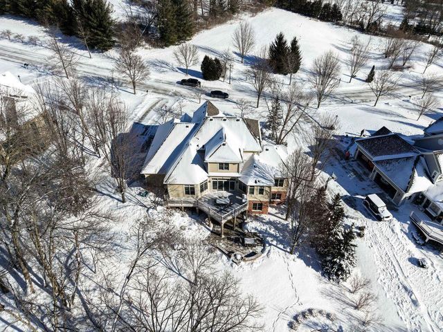 631 Stepping Stone WAY, Pewaukee, WI 53072