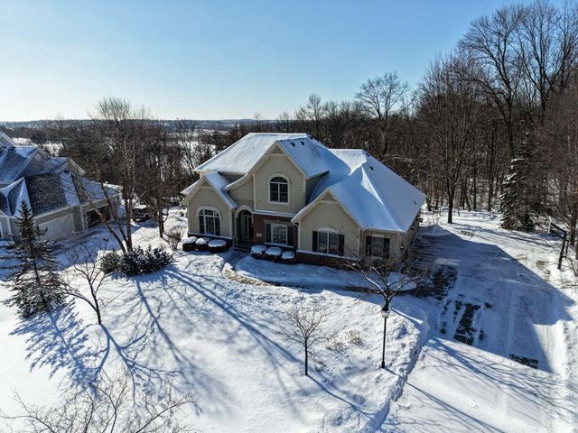 631 Stepping Stone WAY, Pewaukee, WI 53072