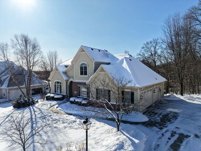 631 Stepping Stone WAY, Pewaukee, WI 53072